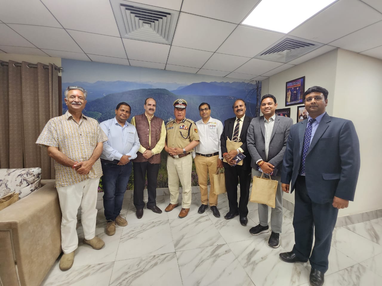 Courtesy call on the delegation of Divya Arun Upasana 2.0 Yatra organized by Divya Sanskriti to Delhi Police Special Commissioner Mr. Robin Hibu